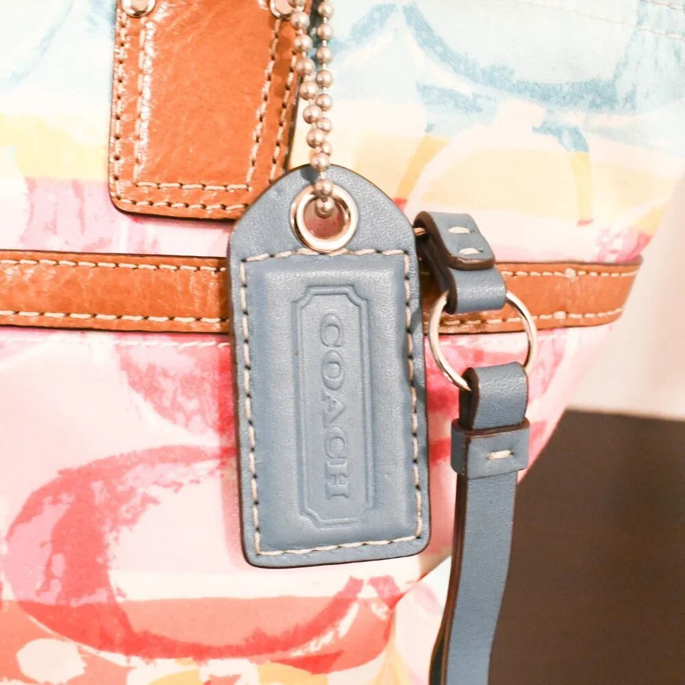 Cute & Colorful Vintage Coach Hampton Watercolor Bucket Tote - Picture 3 of 10